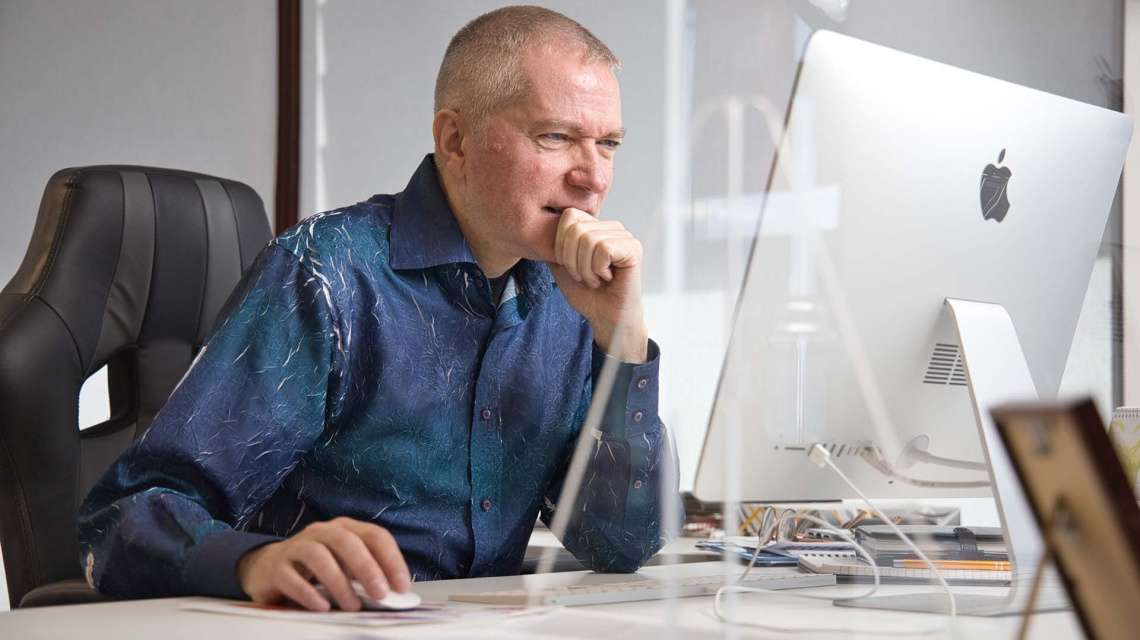 Mid-weight Digital & Print Designer