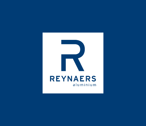 Reynaers logo with blue type in a white box, placed on a blue background.